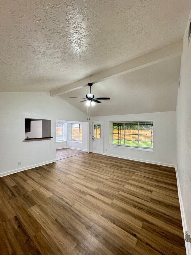 Building Photo - 12539 Fern Forest Dr