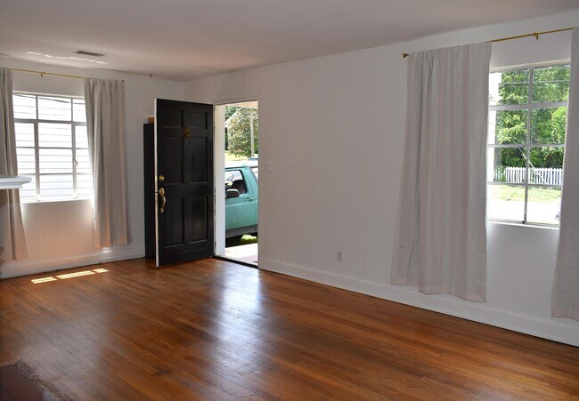 Foto del edificio - 1208 Hickman Rd
