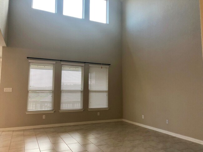 Building Photo - 4 Bedroom/3.5 Bath Johnson Ranch Subdivison