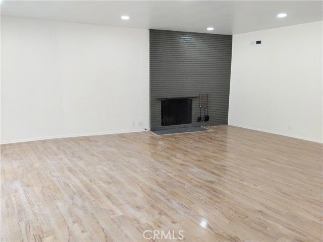 Building Photo - 374 Grand Ave