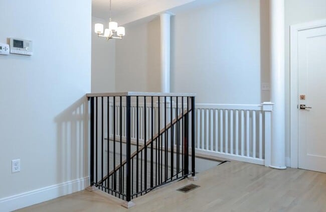 Foto del edificio - Bi-Level South End 3-Bed, 2-Bath with Private Paved Patio