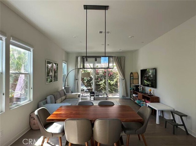 Building Photo - 109 Newall