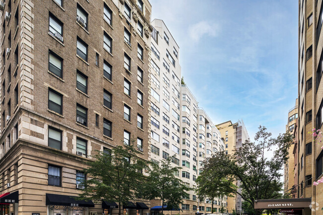 Foto del edificio - 8 E 83rd St