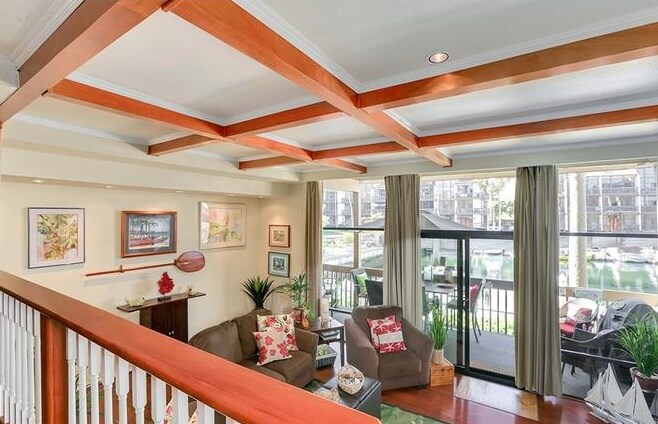 Foto principal - 8121 Marina Pacifica Dr N