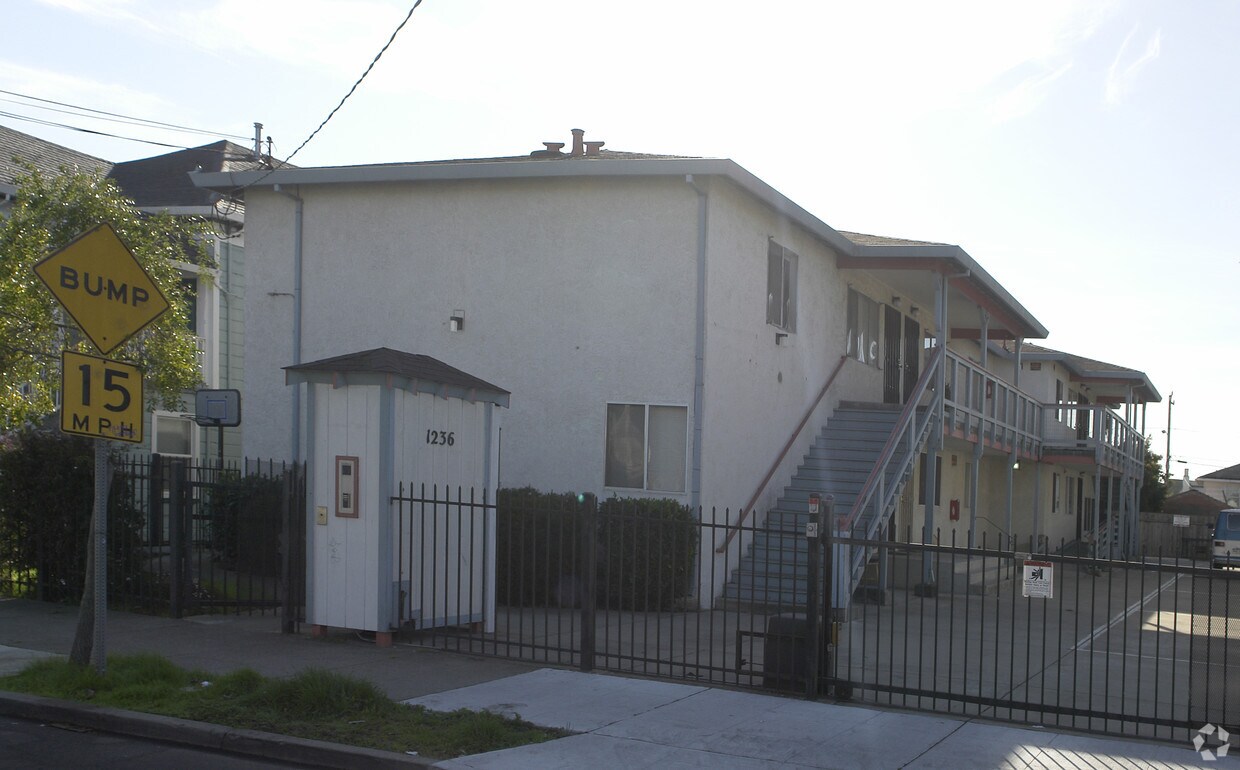 Building Photo - 1236 Haskell St