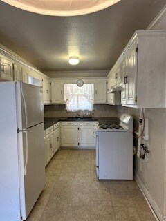 Building Photo - 215 Rosewood Dr