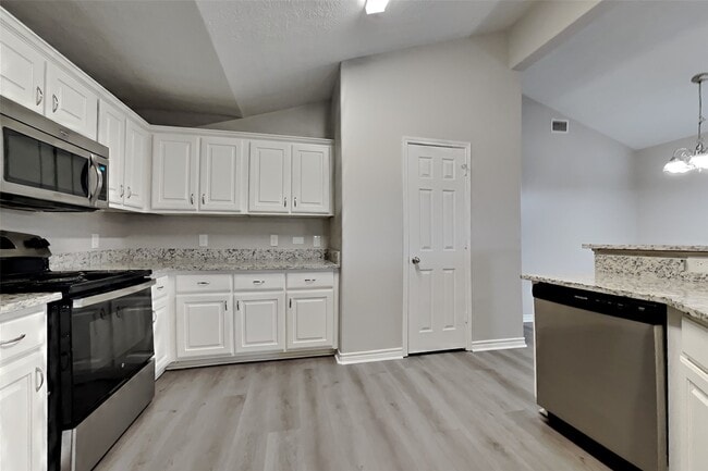 Building Photo - 4938 Comal River Loop