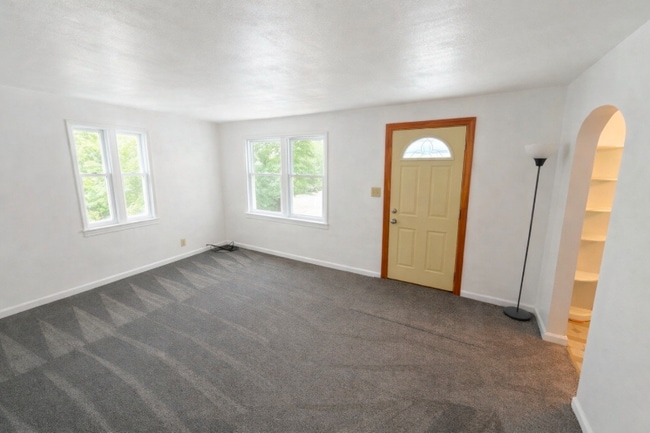 Foto del edificio - 162 Barney Blvd