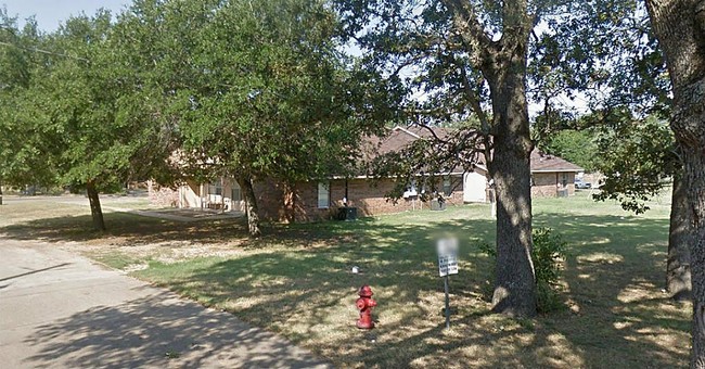 705 W Mitchell St, Calvert, TX 77837 - Room for Rent in Calvert, TX ...