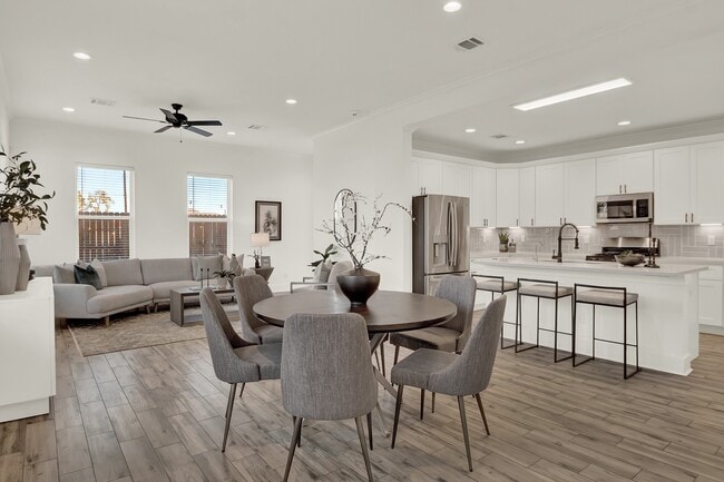 Building Photo - 6635 T C Jester Blvd