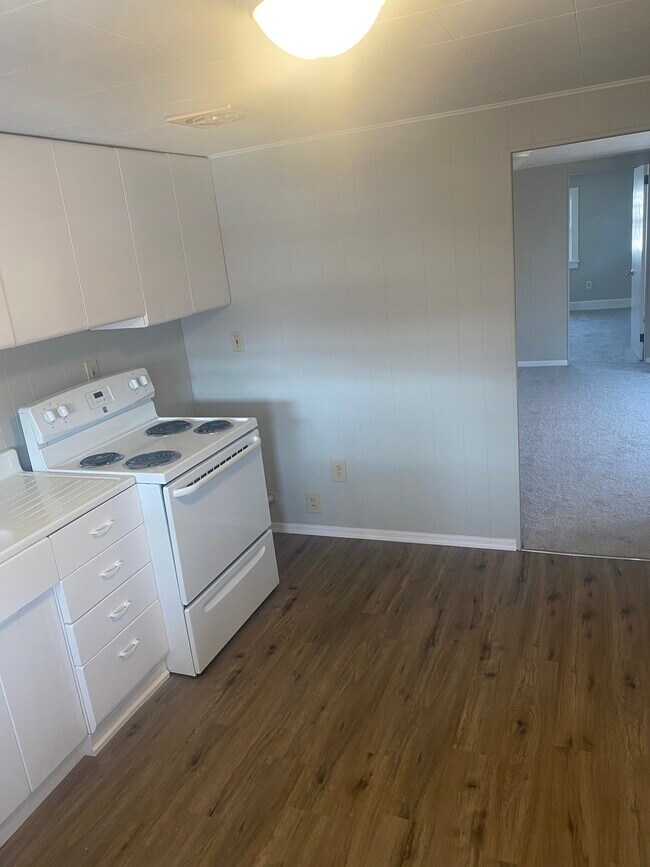 Kitchen - 387 N Washington St