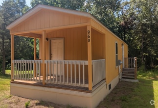 Building Photo - 960 Cedar Village Ln