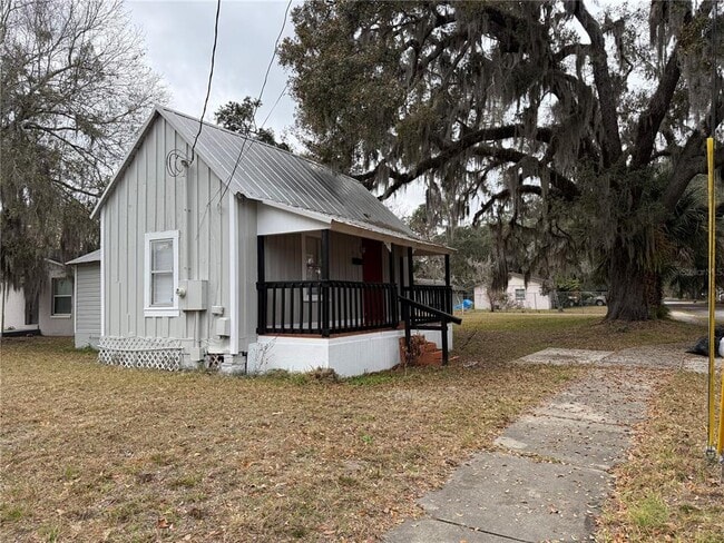 Foto del edificio - 719 E 8th St