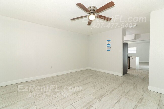 Foto del edificio - Remodeled 4/1.5 with Large Family Room