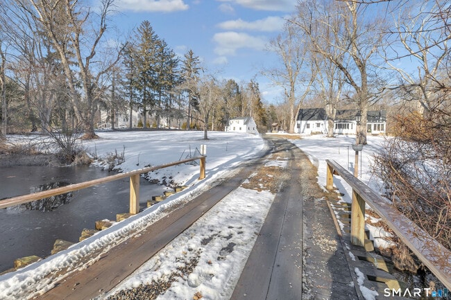 Building Photo - 70 Cranbury Rd