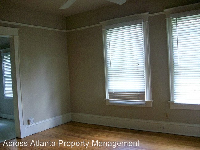 Foto del edificio - 908 Saint Charles Ave NE