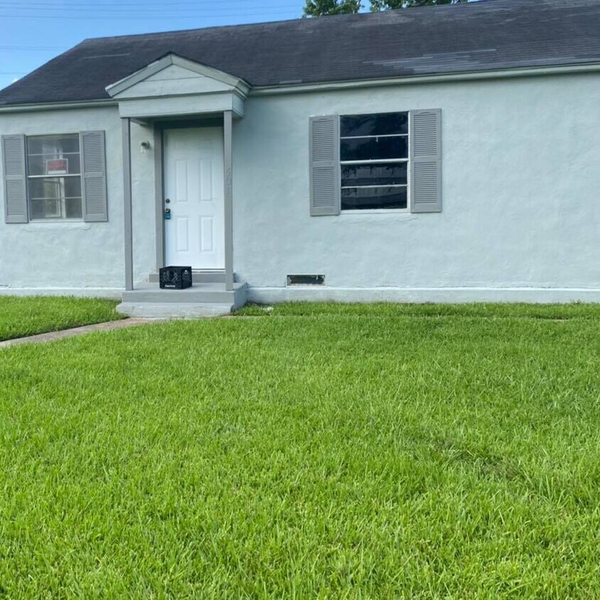 501 W Front Ave, Orange, TX 77630 House Rental in Orange, TX