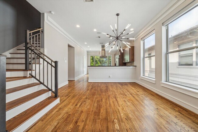 Foto del edificio - 6126 Clyde St