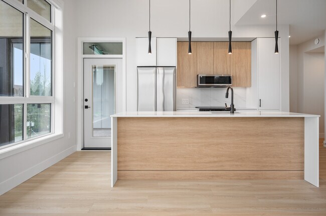 Photo du bâtiment - 34395 Gladys Ave