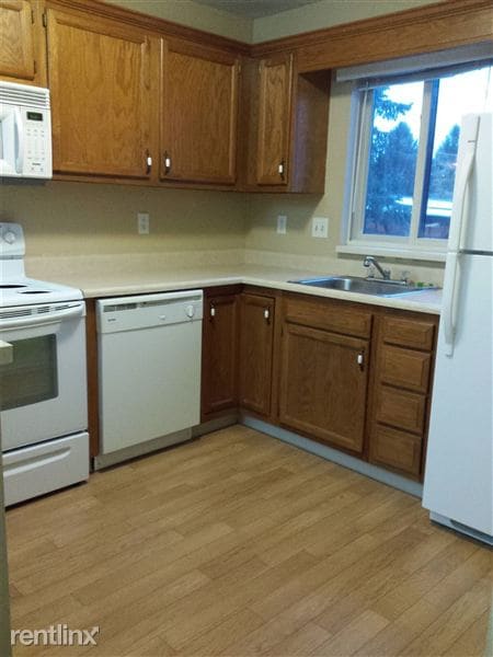 Building Photo - 3326 Devonwood Hls NE