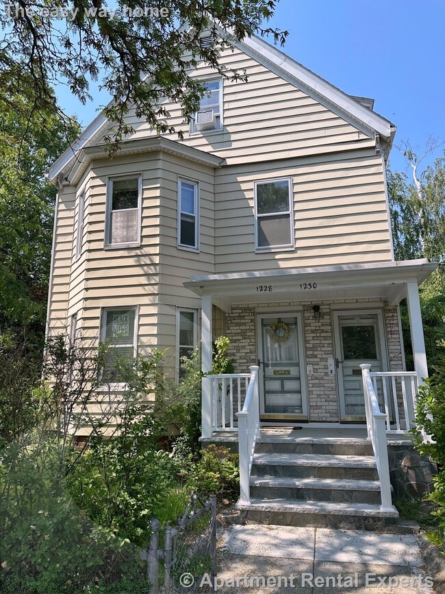 Building Photo - 1230 Broadway
