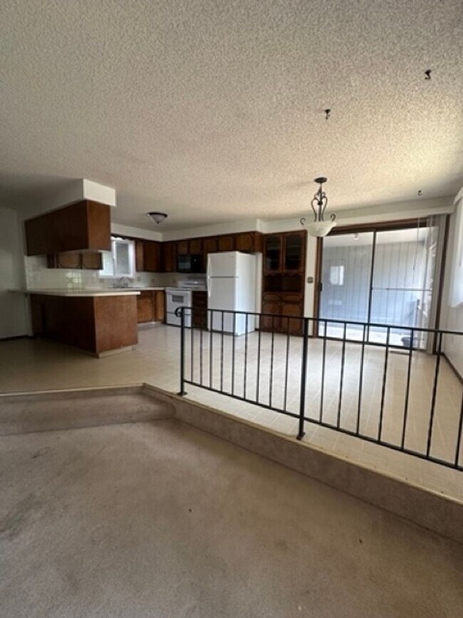 Foto del edificio - Large 5 Bedroom Home in Cheney