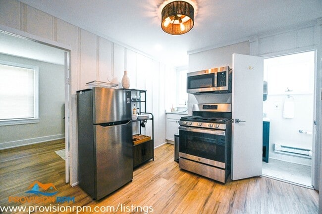 Building Photo - 97 Cathedral St