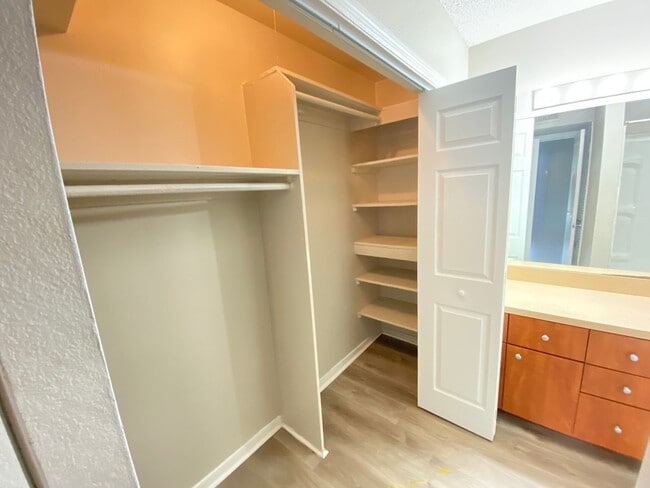 Building Photo - 435 Wymore Rd