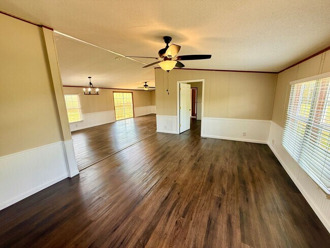 Foto del edificio - 2948 Ellejoy Rd