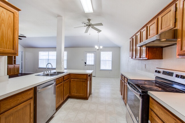 Building Photo - 8504 Clearbrook Dr
