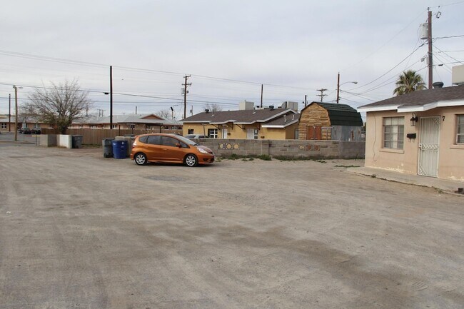Building Photo - 8907 Old County Dr