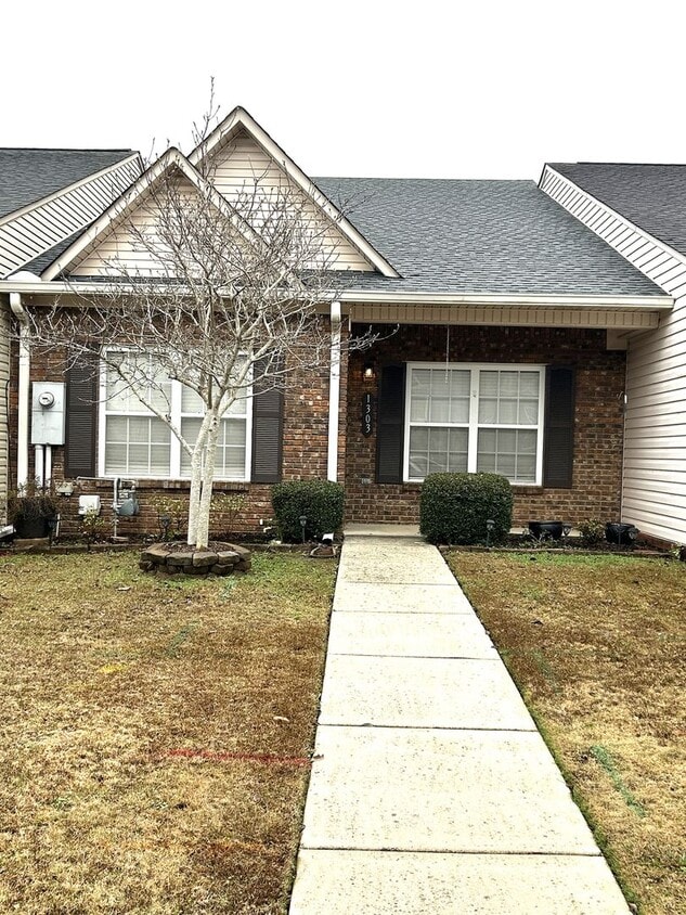 Foto principal - 1303 Autumn Ln SW