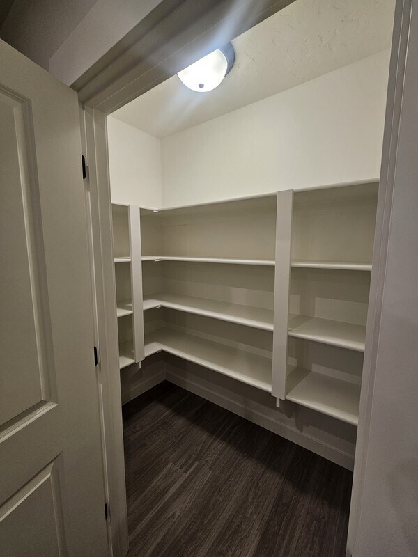 Foto del edificio - 895 E Antelope Dr