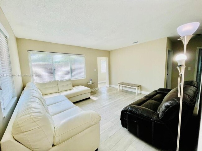Photo - 3 bedroom in Hollywood FL 33020 House