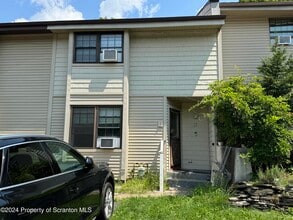 Building Photo - 17 Hunts Ct