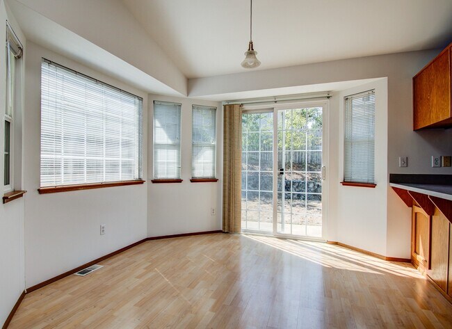 Building Photo - Three-Bedroom 2 bath off Ft. Nugent Rd.