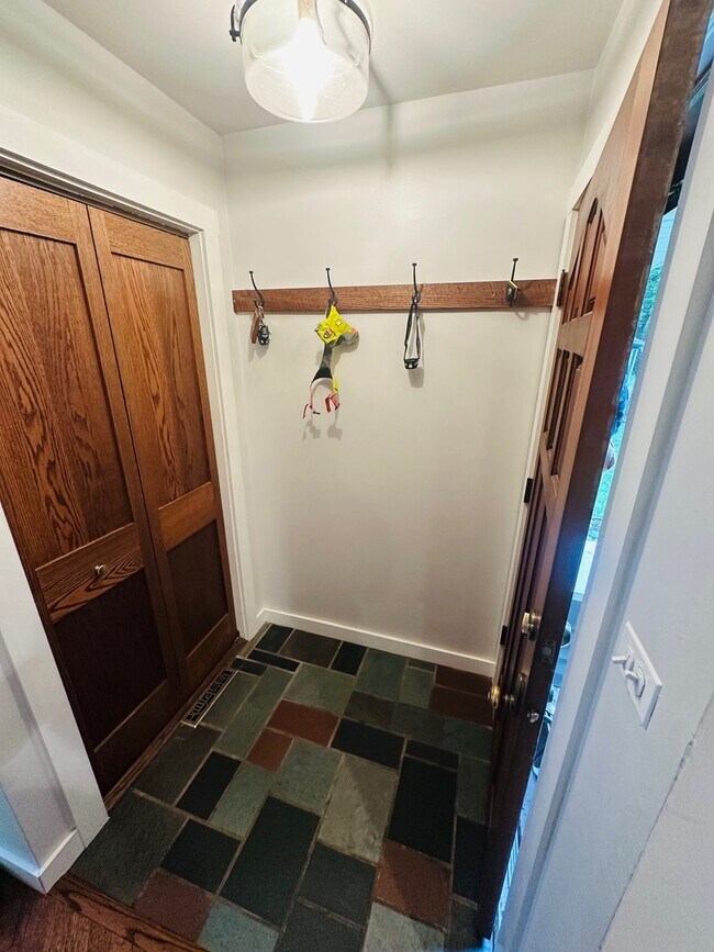 Foto del edificio - 22W441 Arbor Ln