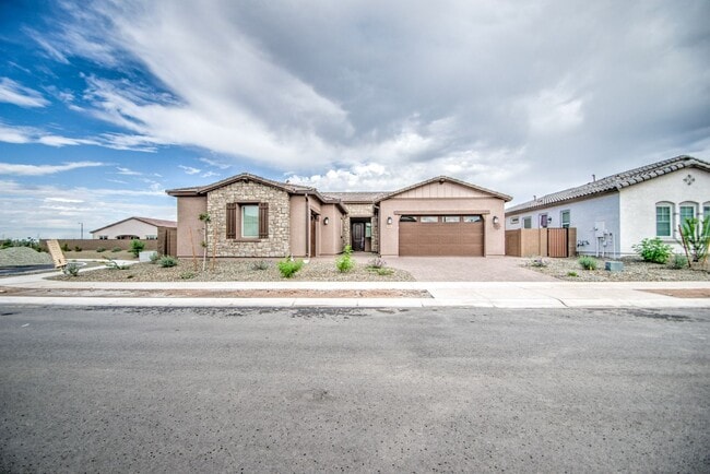 NEW 4 Bedroom home in Phoenix! - NEW 4 Bedroom home in Phoenix!