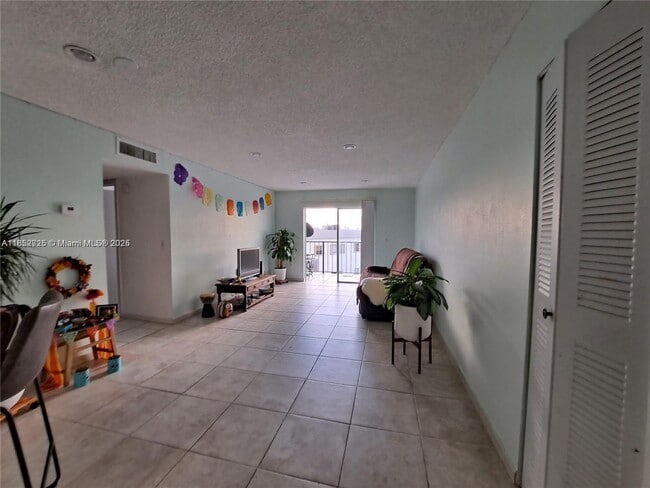 Building Photo - 7150 Indian Creek Dr