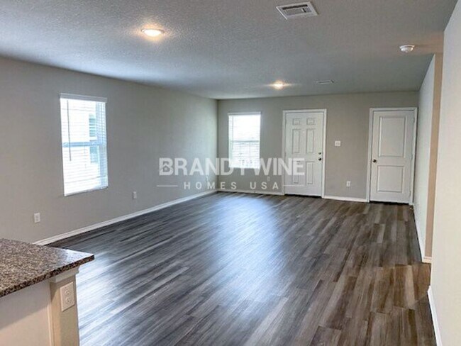 Foto del edificio - 3 BEDROOM - RUNDLE