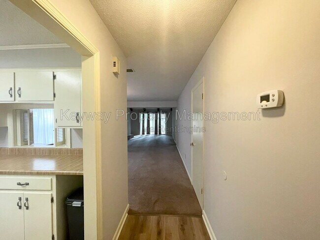 Building Photo - 839 Wimbledon Dr