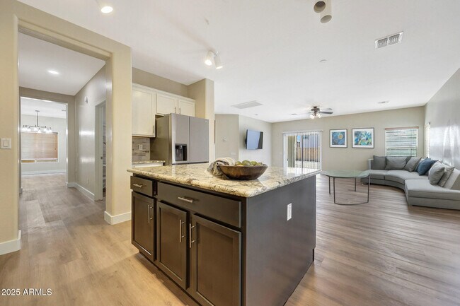 Foto del edificio - 9423 W Monte Vista Rd