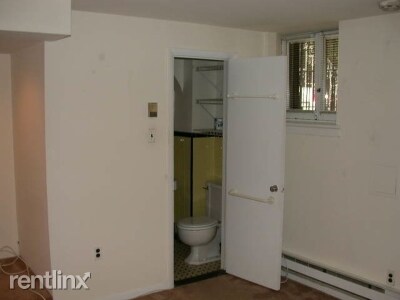 Building Photo - 2208 Saint James St
