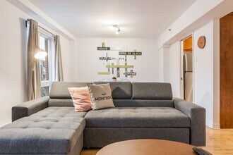 Building Photo - 1407 Rue Aylwin