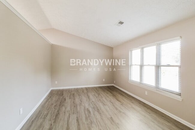 Building Photo - 5867 Bellingrath Way