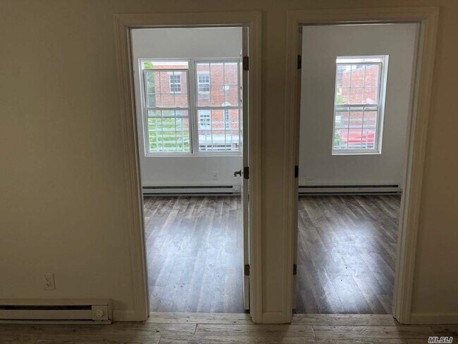 Building Photo - 2043 Bathgate Ave