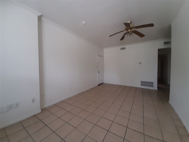 Building Photo - 4542 Otterbury Dr