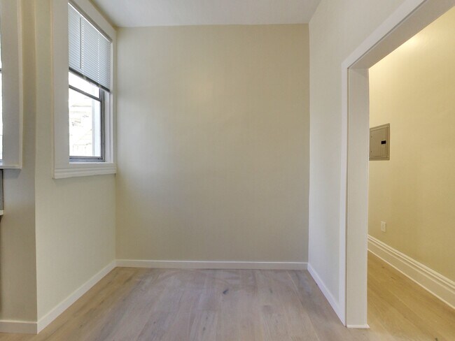 Building Photo - 1402 Kearny St