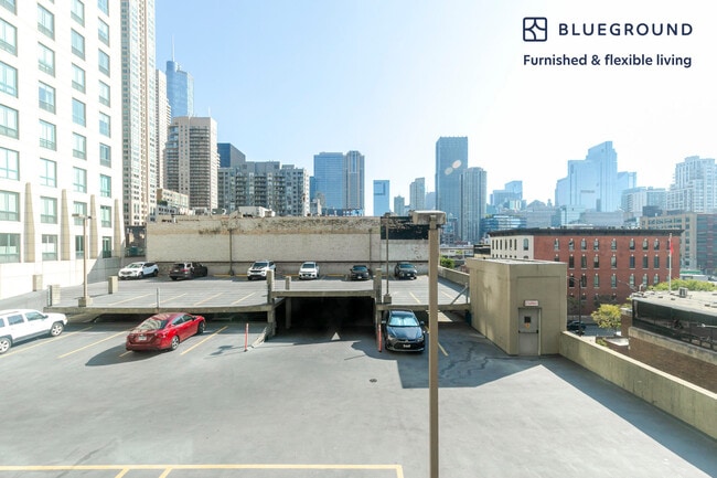 Building Photo - 77 W Huron St