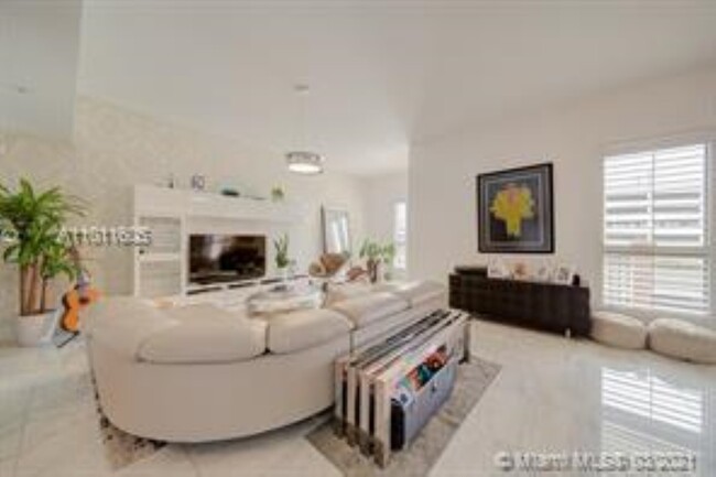 Building Photo - 8395 SW 73rd Ave